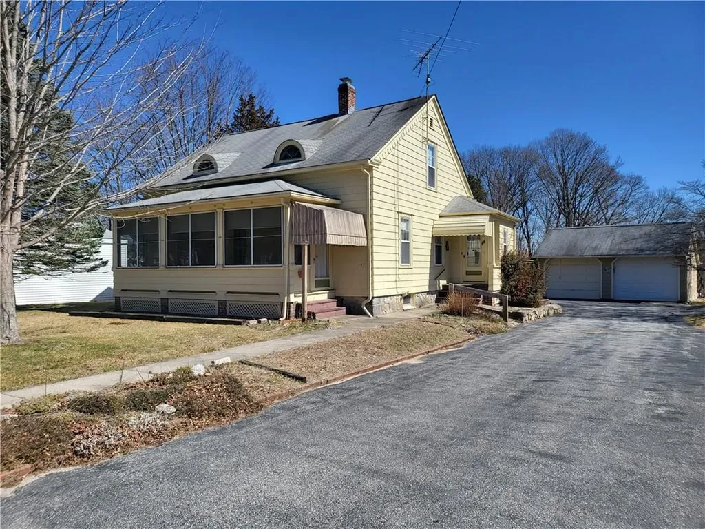 193 School Street North Smithfield RI 02824