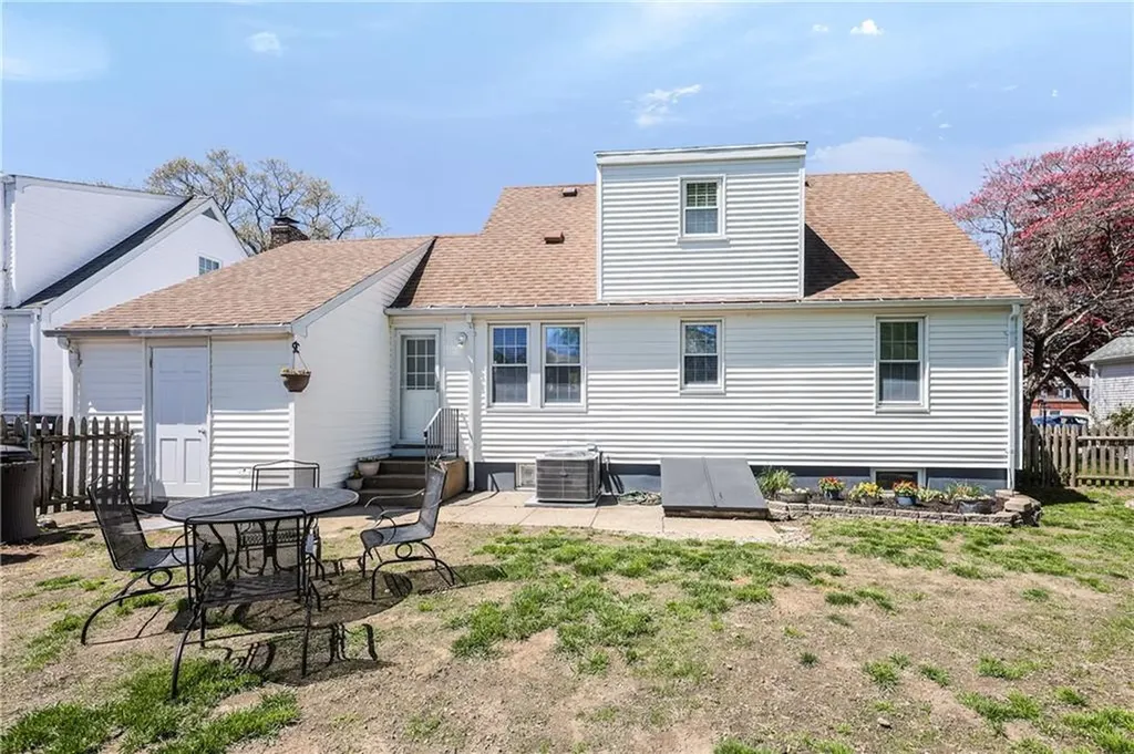 22 Phillips Avenue Warwick RI 02888