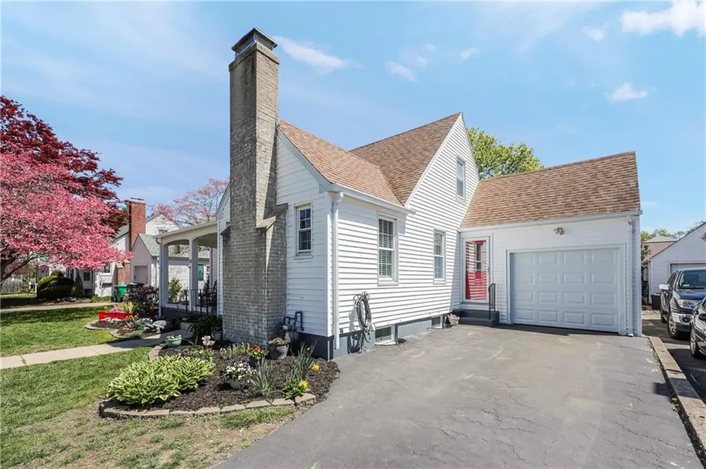 22 Phillips Avenue Warwick RI 02888