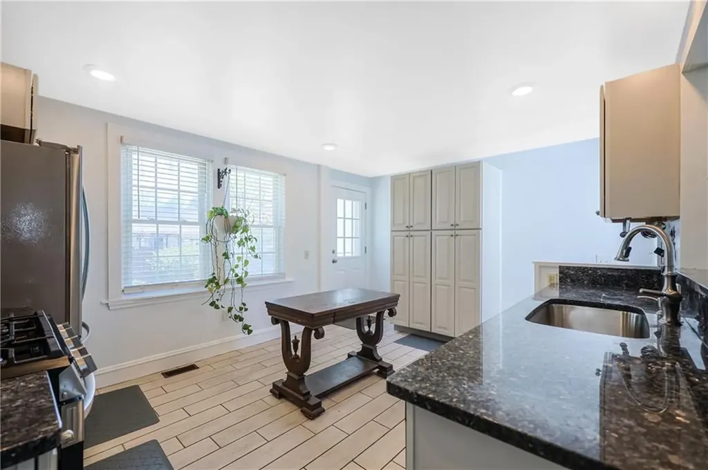 22 Phillips Avenue Warwick RI 02888