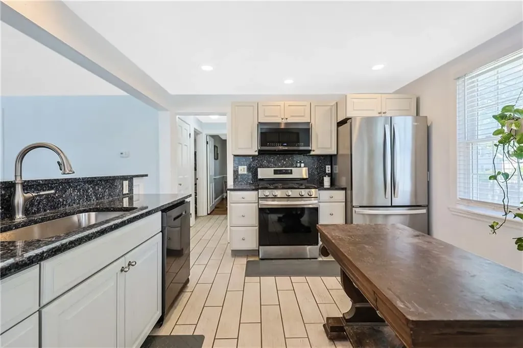 22 Phillips Avenue Warwick RI 02888