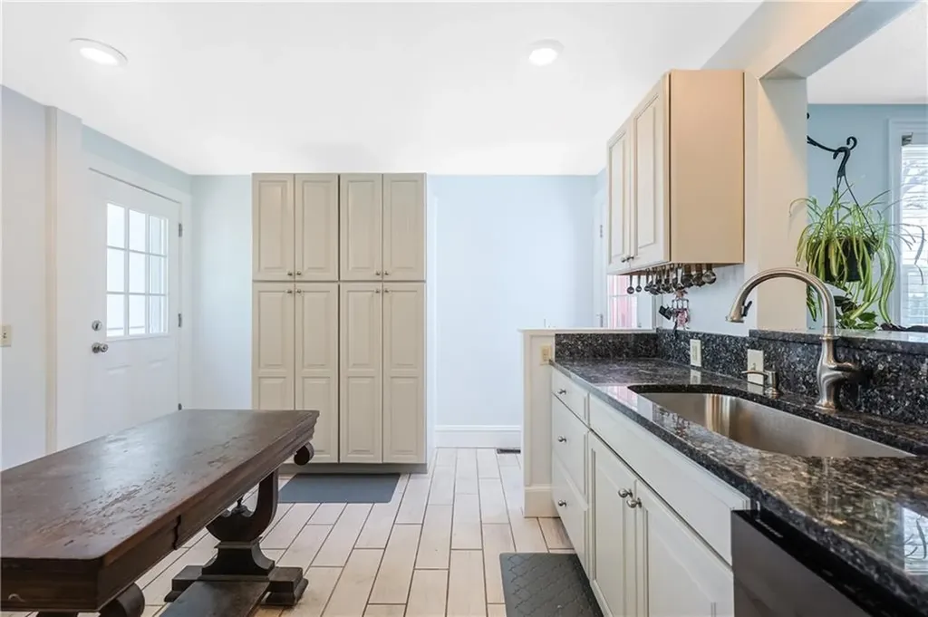22 Phillips Avenue Warwick RI 02888