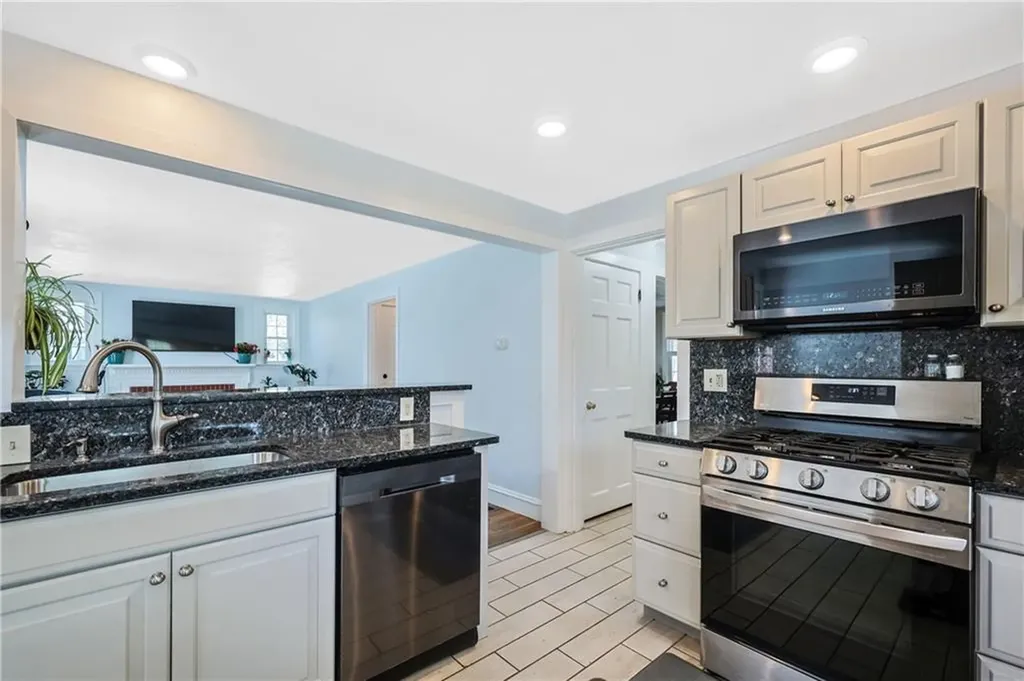 22 Phillips Avenue Warwick RI 02888