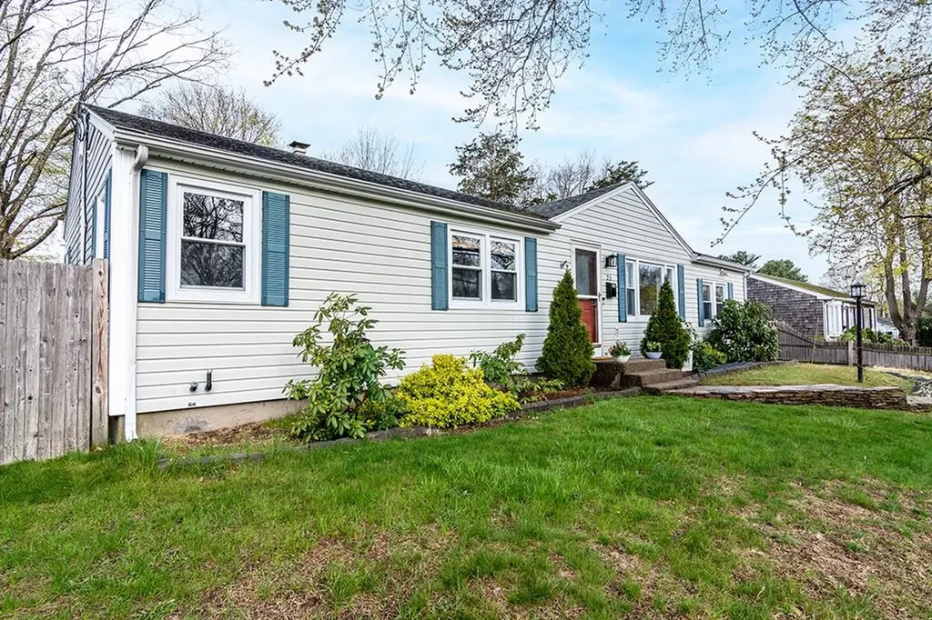 25 Myrna Road Warwick RI 02818