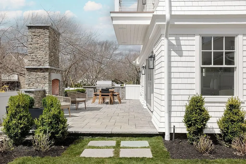 10 Stimpson Street Middletown RI 02842