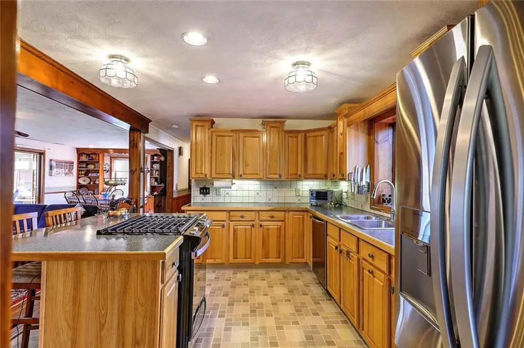 3 Katie Drive Warren RI 02885