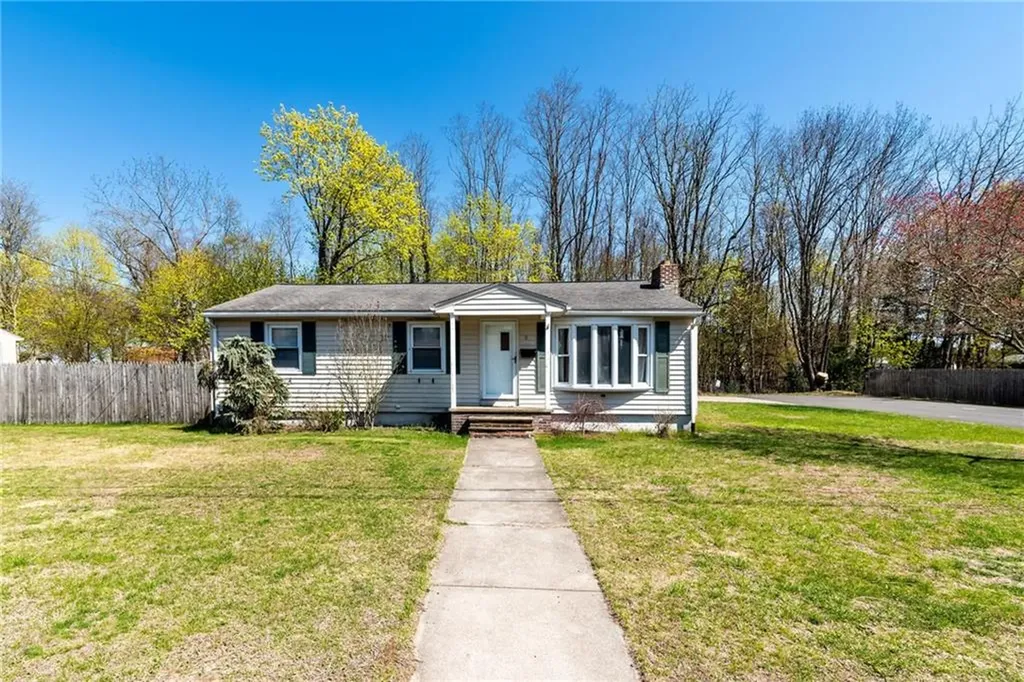 20 Archdale Drive Warwick RI 02889