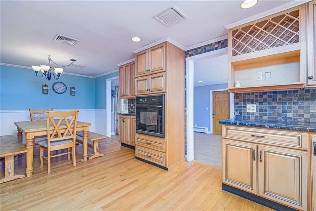 20 Archdale Drive Warwick RI 02889
