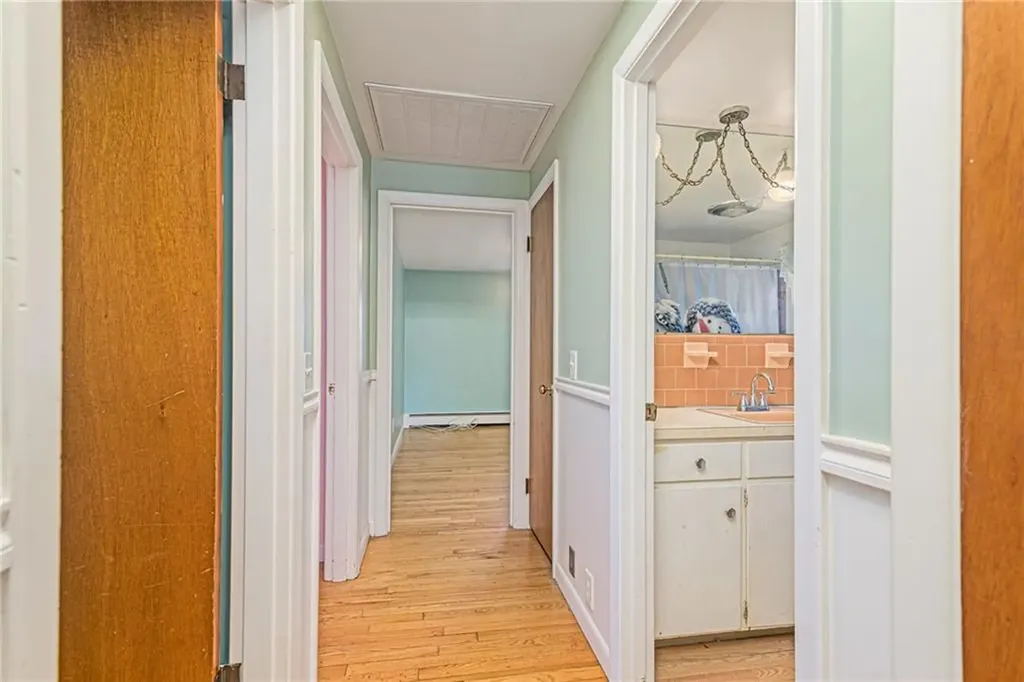 20 Archdale Drive Warwick RI 02889