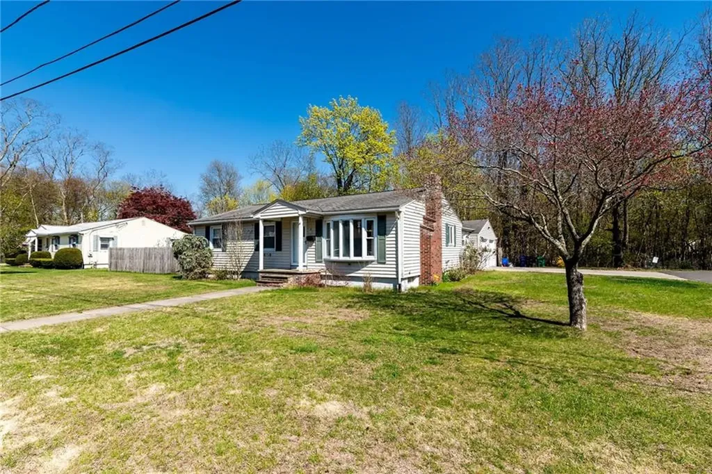 20 Archdale Drive Warwick RI 02889