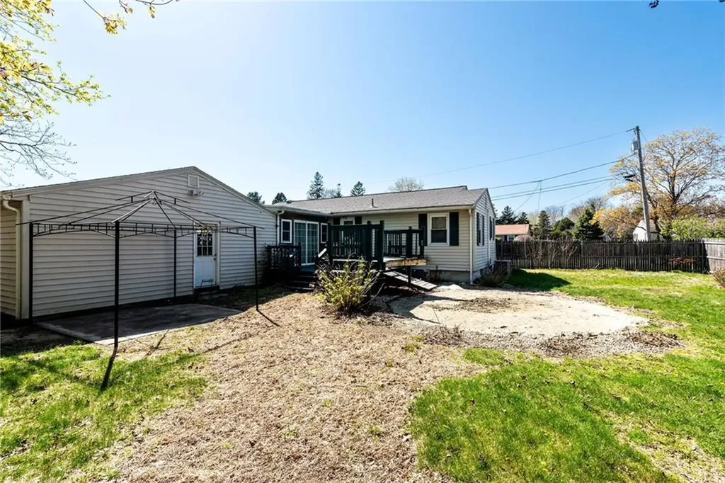 20 Archdale Drive Warwick RI 02889