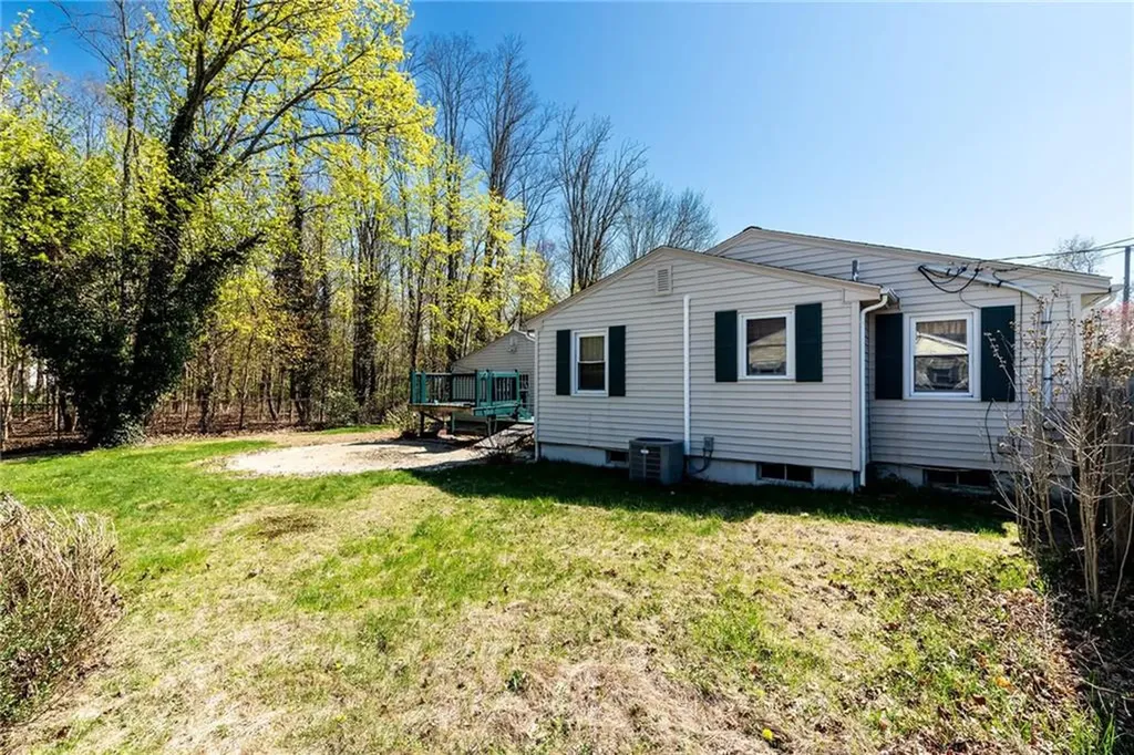 20 Archdale Drive Warwick RI 02889
