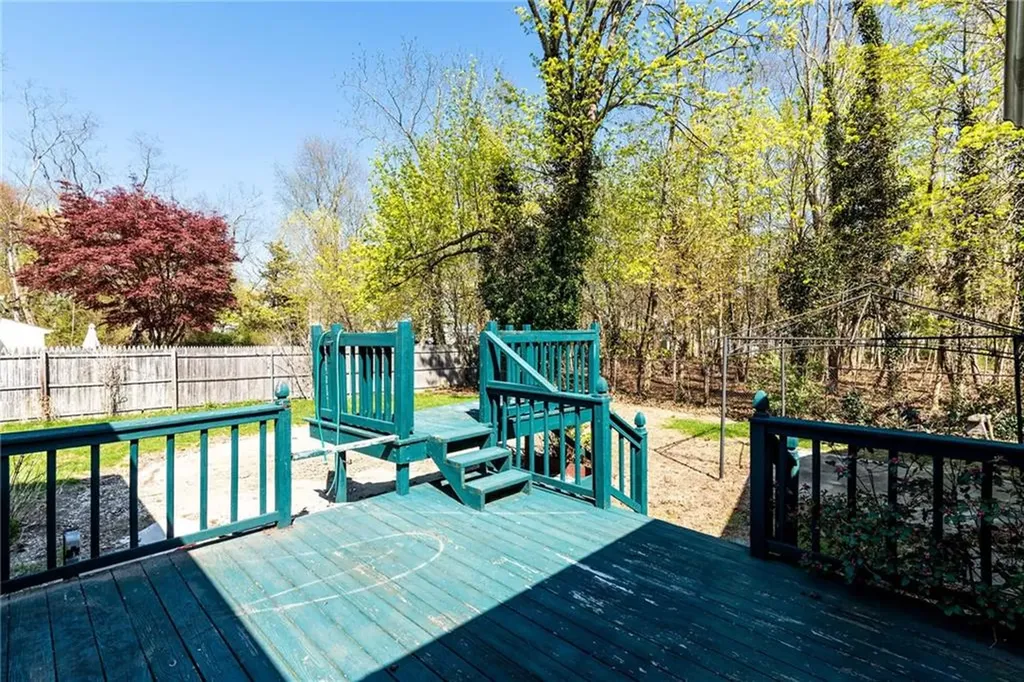20 Archdale Drive Warwick RI 02889