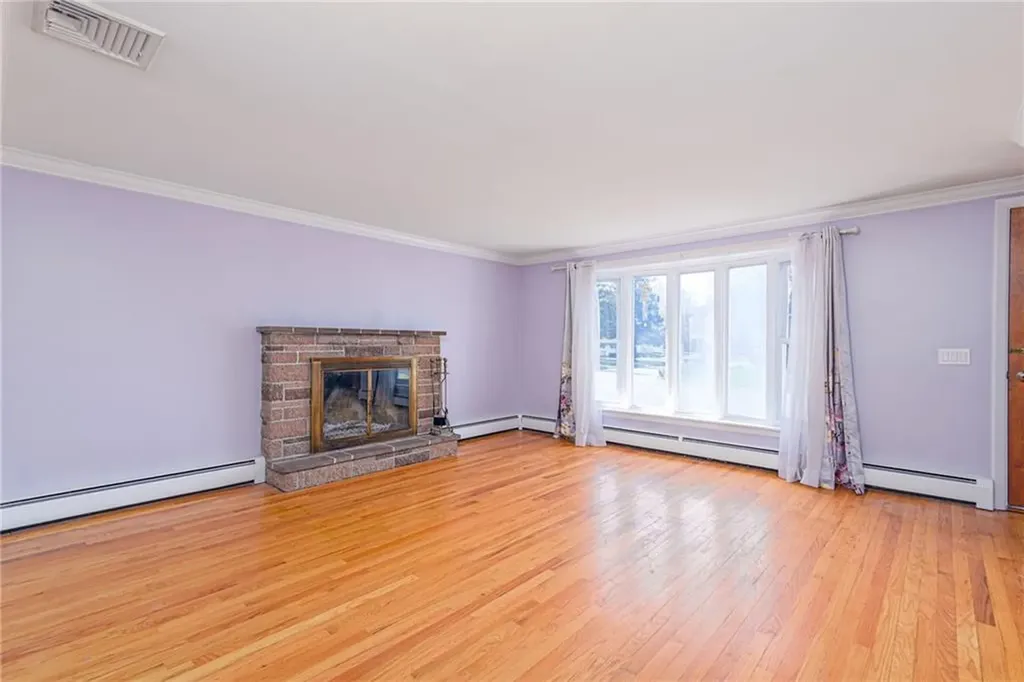 20 Archdale Drive Warwick RI 02889