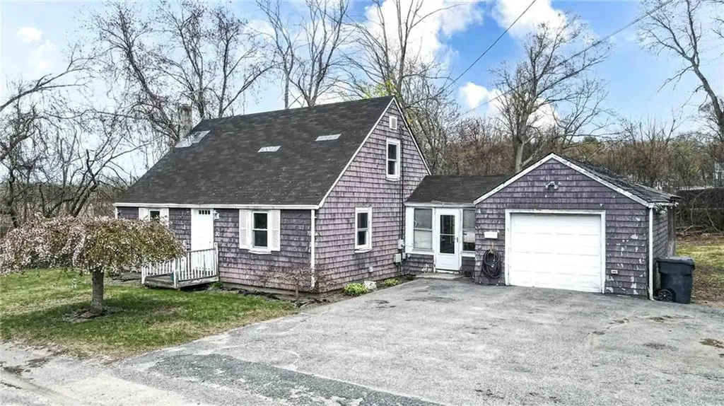 30 Uphill Avenue Warwick RI 02886