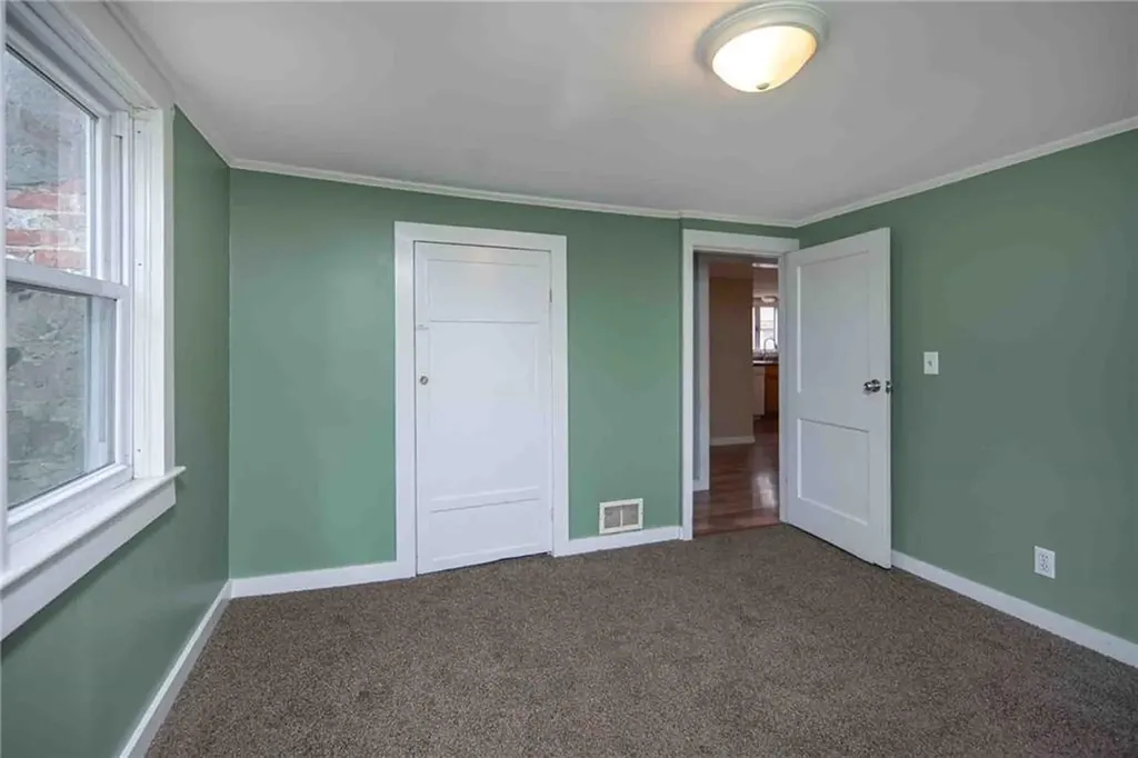 30 Uphill Avenue Warwick RI 02886