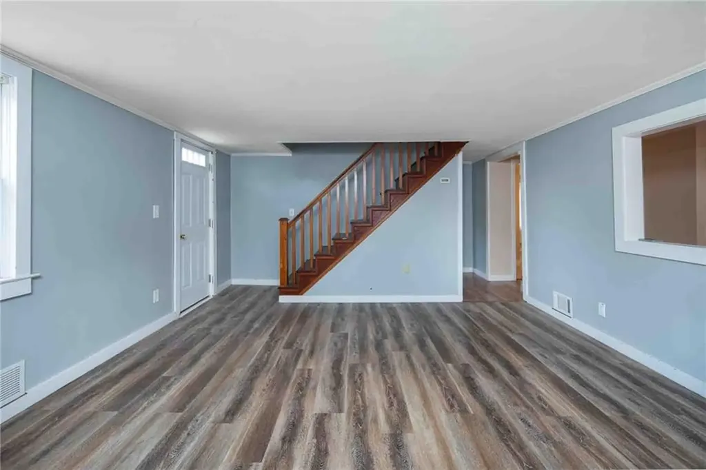 30 Uphill Avenue Warwick RI 02886