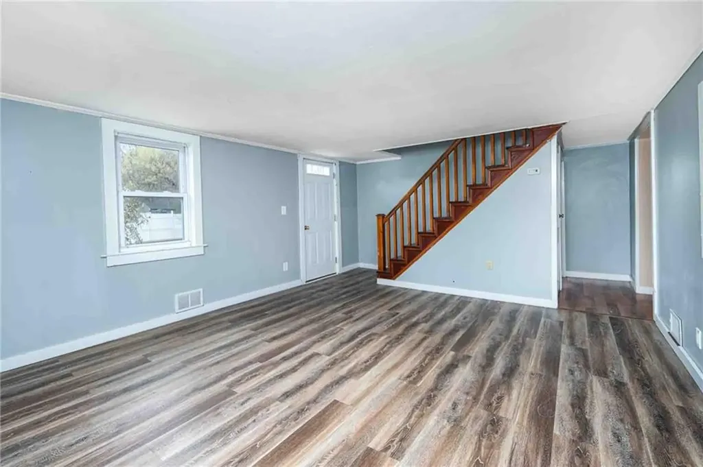 30 Uphill Avenue Warwick RI 02886