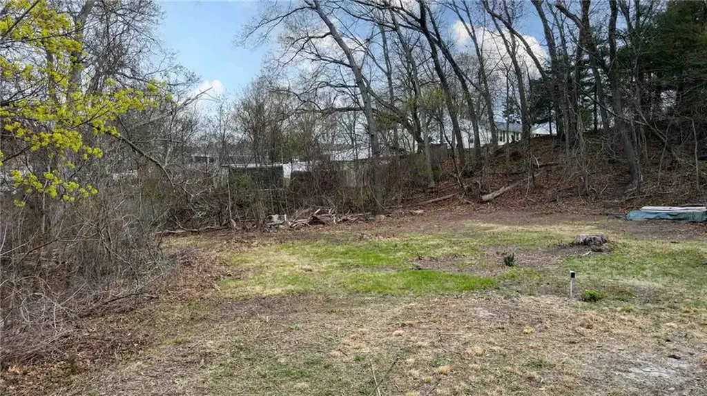 30 Uphill Avenue Warwick RI 02886