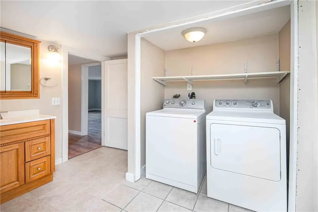 30 Uphill Avenue Warwick RI 02886