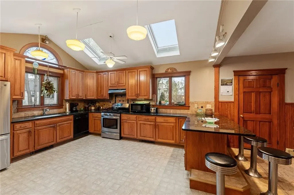 197 Avenue C Woonsocket RI 02895