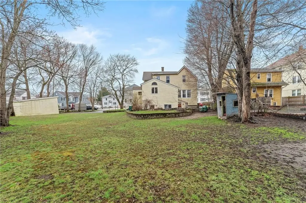 197 Avenue C Woonsocket RI 02895