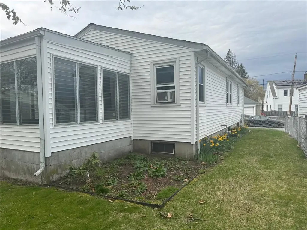 122 De Pinedo Street Providence RI 02904