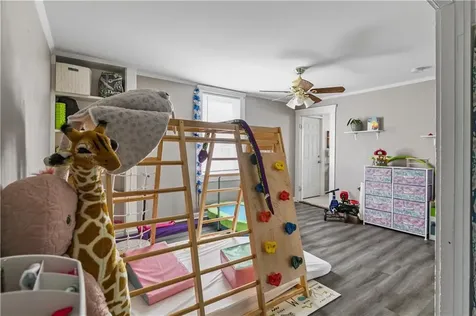 17 Easterbrooks Avenue Bristol RI 02809