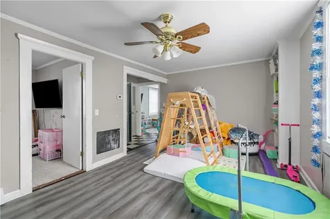 17 Easterbrooks Avenue Bristol RI 02809