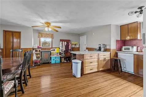 17 Easterbrooks Avenue Bristol RI 02809