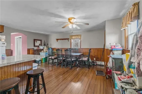 17 Easterbrooks Avenue Bristol RI 02809