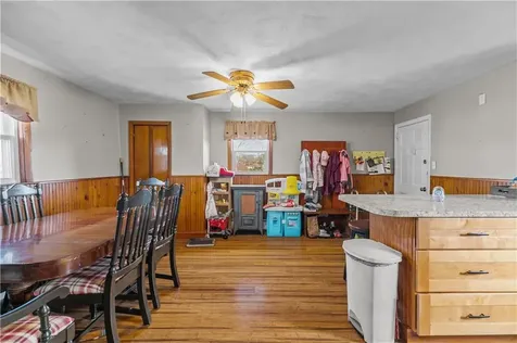 17 Easterbrooks Avenue Bristol RI 02809