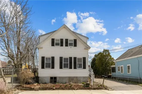 17 Easterbrooks Avenue Bristol RI 02809