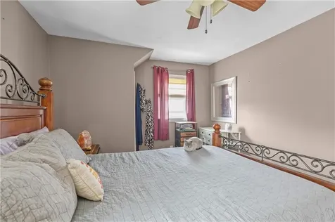 17 Easterbrooks Avenue Bristol RI 02809