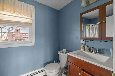 17 Easterbrooks Avenue Bristol RI 02809