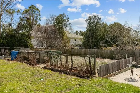 17 Easterbrooks Avenue Bristol RI 02809