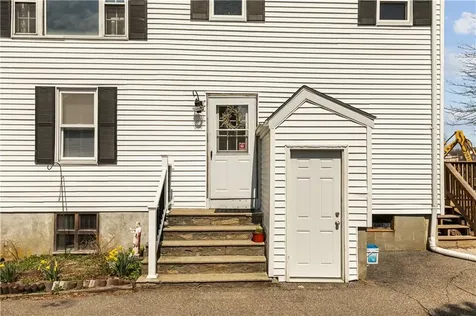 17 Easterbrooks Avenue Bristol RI 02809