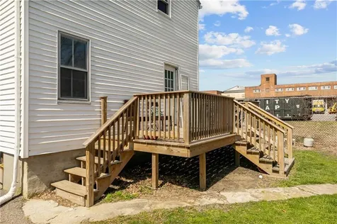 17 Easterbrooks Avenue Bristol RI 02809