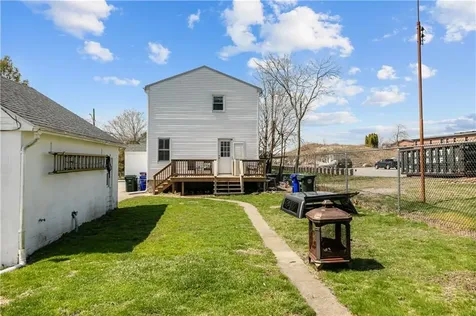 17 Easterbrooks Avenue Bristol RI 02809