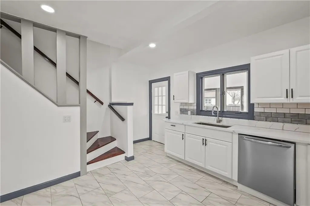 49 Baird Avenue North Providence RI 02904