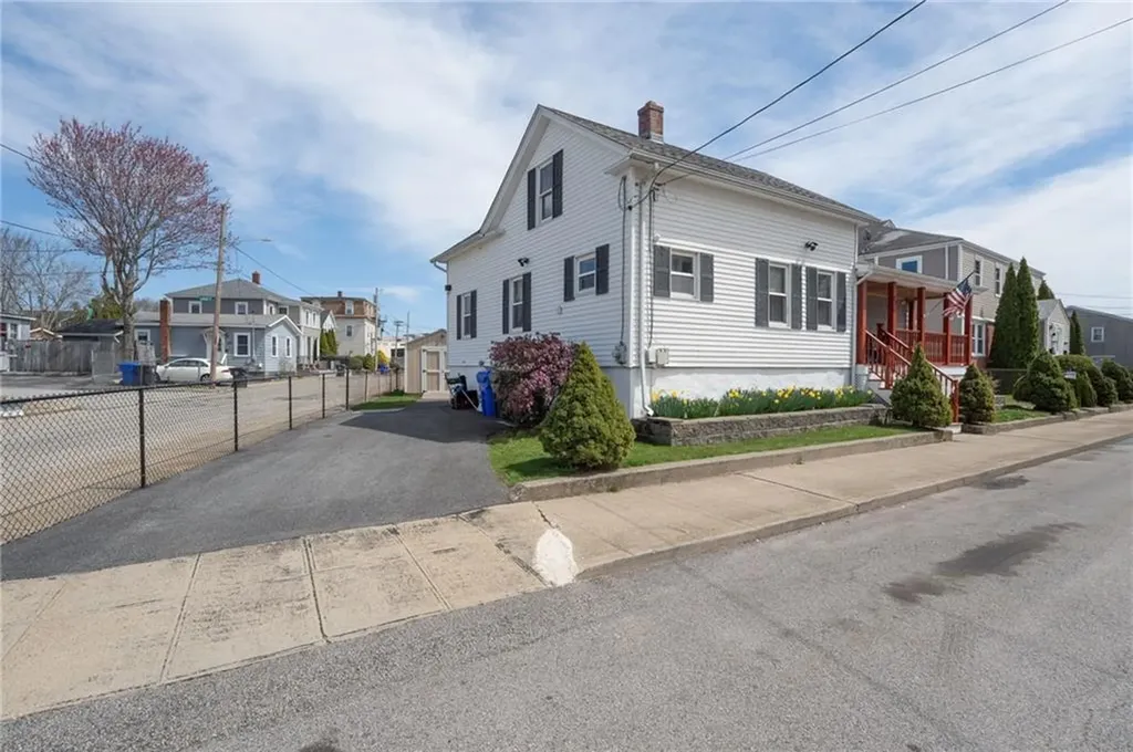 27 Pond Street West Warwick RI 02893