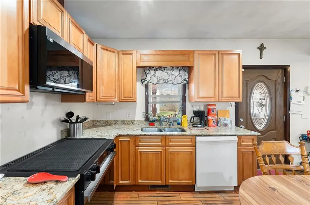 27 Pond Street West Warwick RI 02893