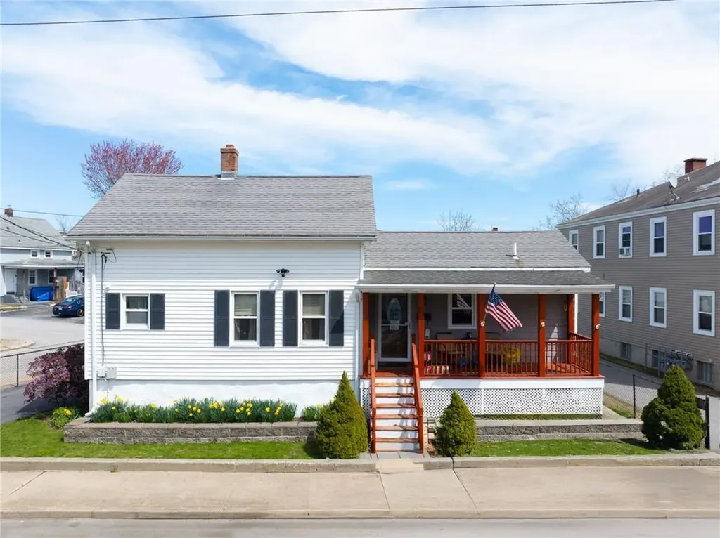 27 Pond Street West Warwick RI 02893