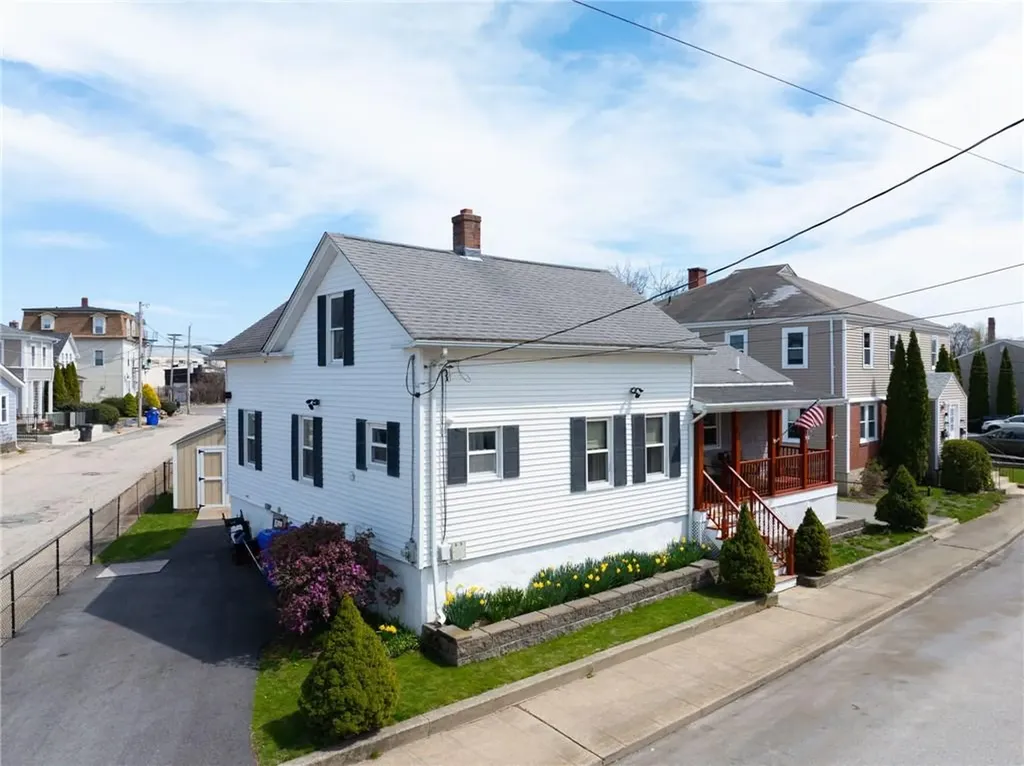 27 Pond Street West Warwick RI 02893