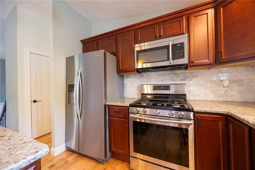 27 Lodge Street Cranston RI 02920