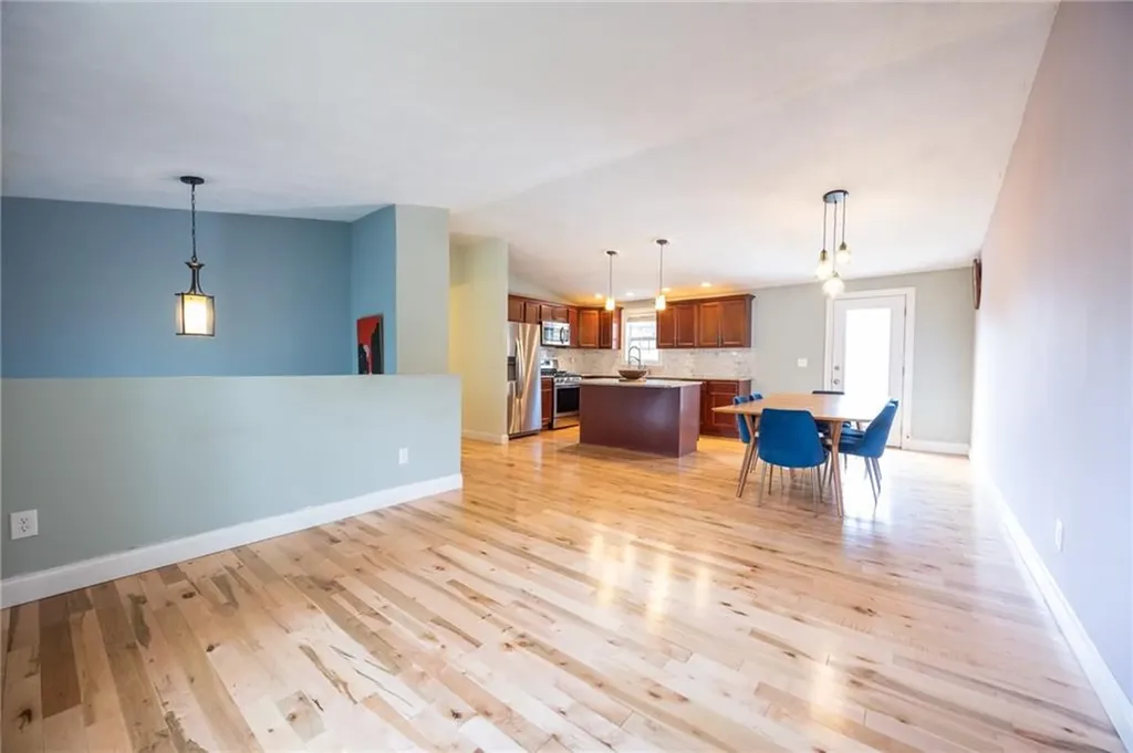 27 Lodge Street Cranston RI 02920