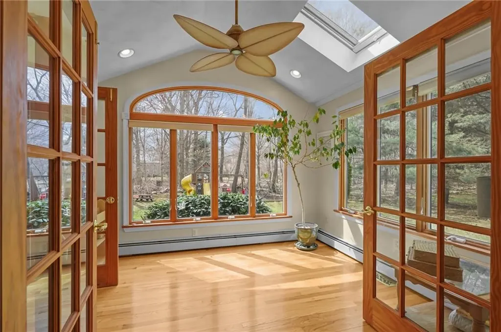 22 Split Creek Court Cranston RI 02921
