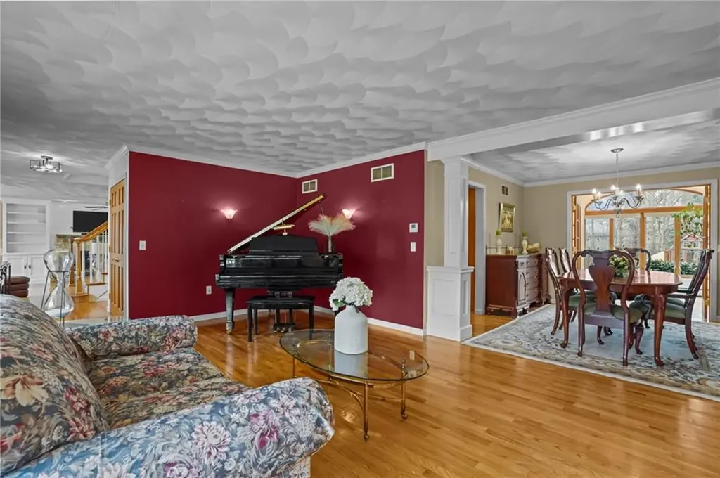 22 Split Creek Court Cranston RI 02921