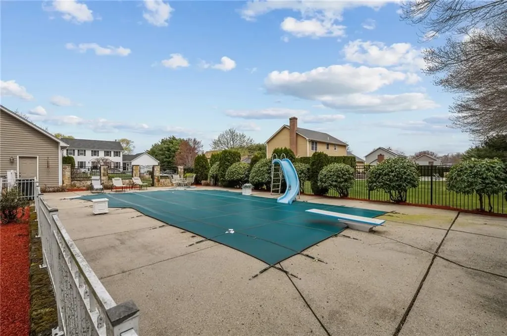 22 Split Creek Court Cranston RI 02921