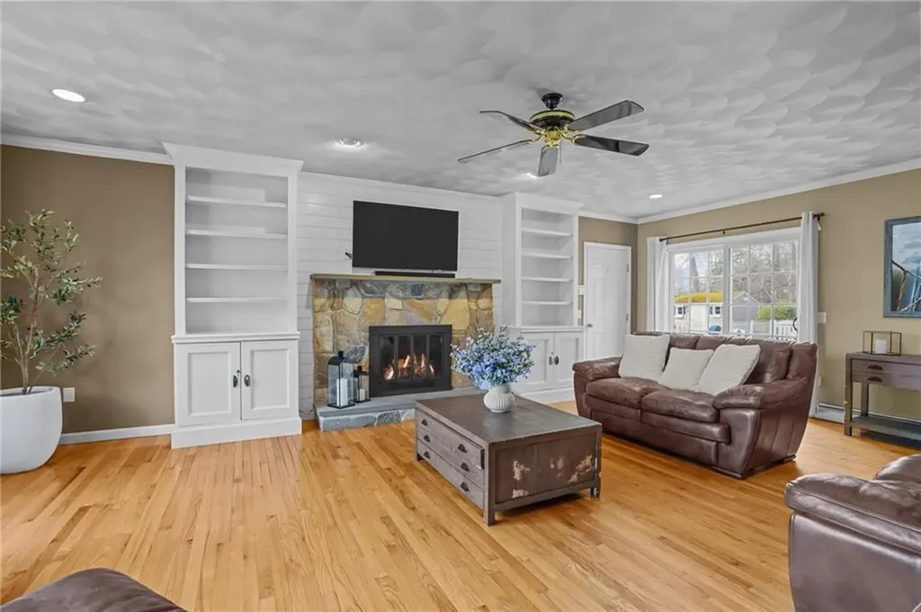 22 Split Creek Court Cranston RI 02921